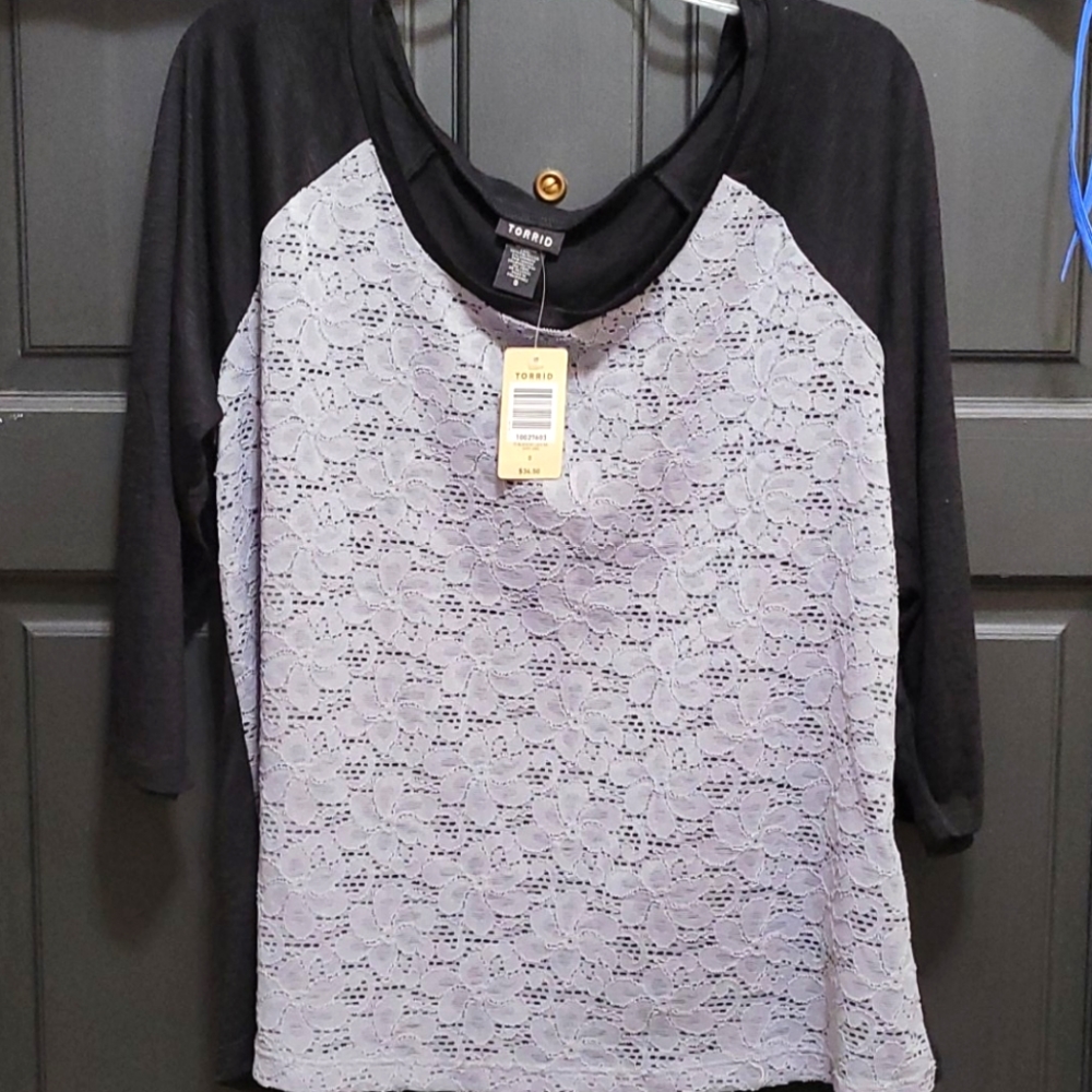 NWT Torrid 0X grey top